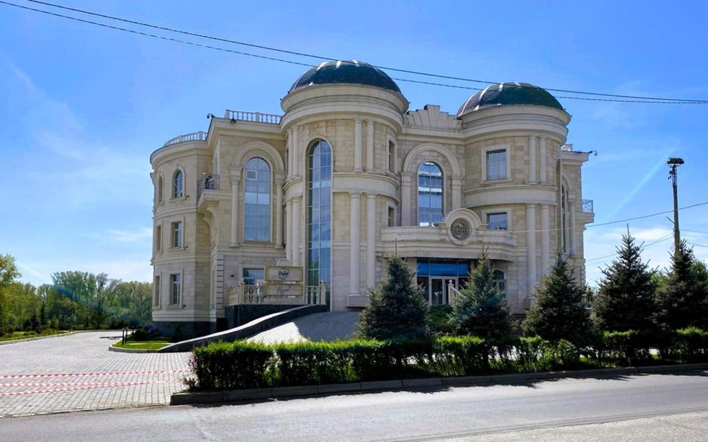 Royal Bv Hotel Ust-Kamenogorsk Exterior photo
